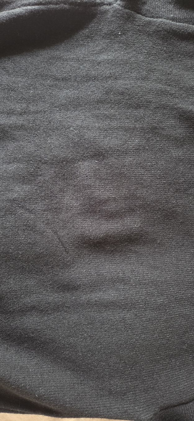 Pullover & Sweatshirts: Schwarzer Strickpullover mit speziellen Nadeln – Gebraucht aus Busswil BE von Angy1974 5