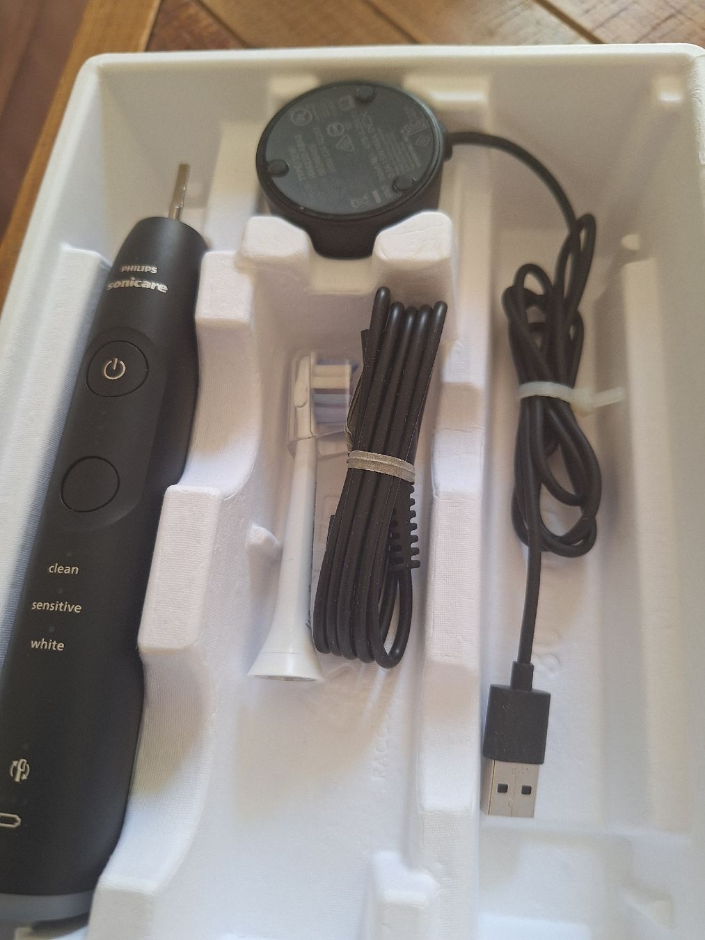 Philips Sonicare Zahnpflege: Brosse à dents Philips – Neu und originalverpackt aus Fribourg von car_6vvs 3