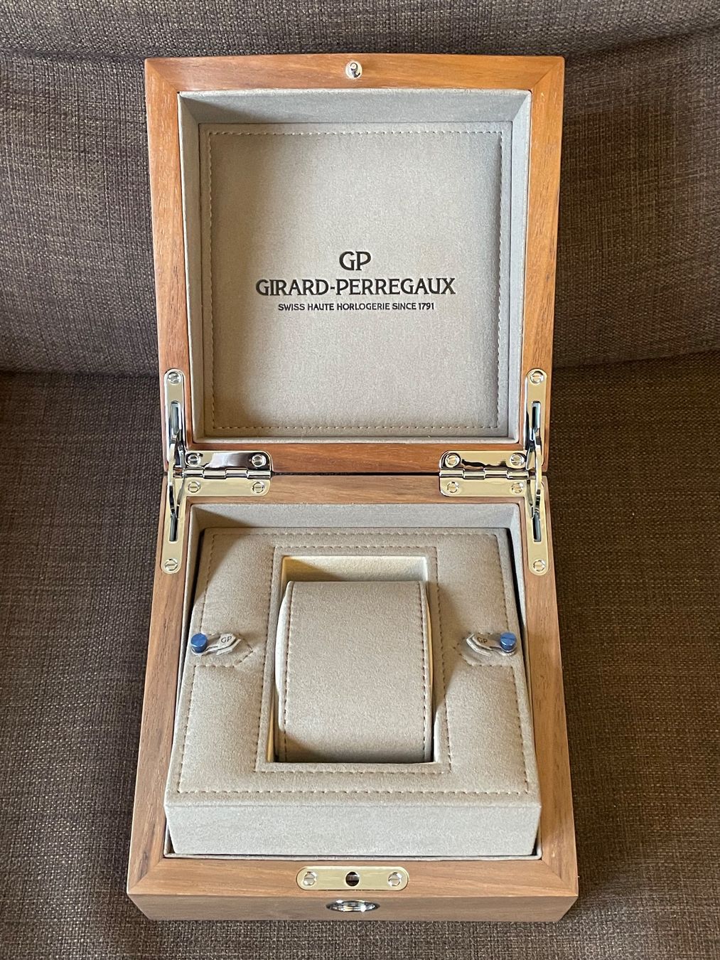 Girard-Perregaux Scatole porta orologi: Girard-Perregaux Uhrenbox – Nuovo (secondo la descrizione) da Genève venduto da Buens4