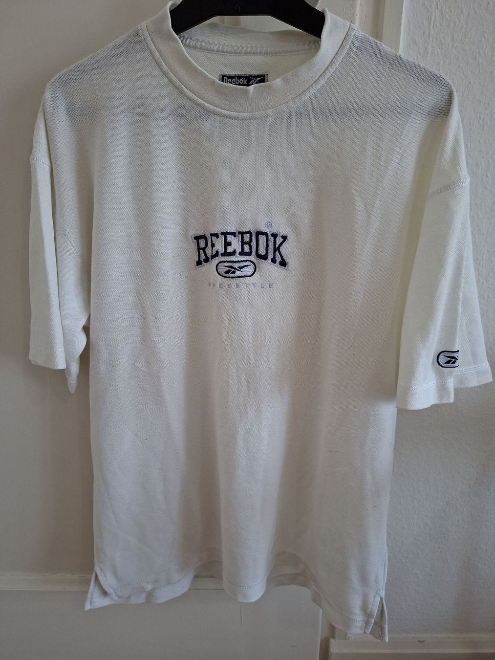 Reebok T-Shirts: T-shirt Reebok vintage 90  – Gebraucht aus Renens VD von ser_j2fn 9