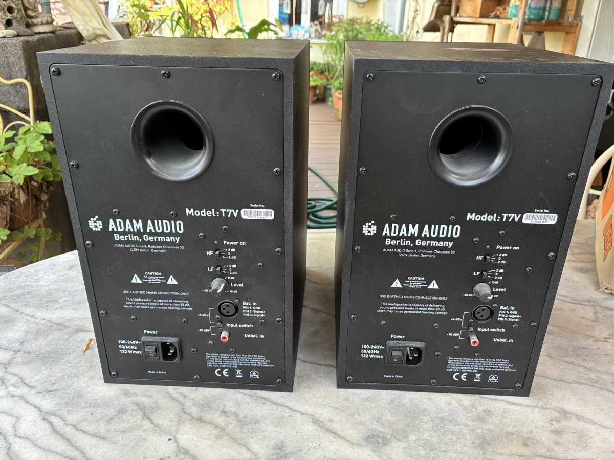 Adam Audio Casse acustiche: 1 Paar Adam Audio TV7 Speaker – Usato da Luzern venduto da Anatomieprof 2