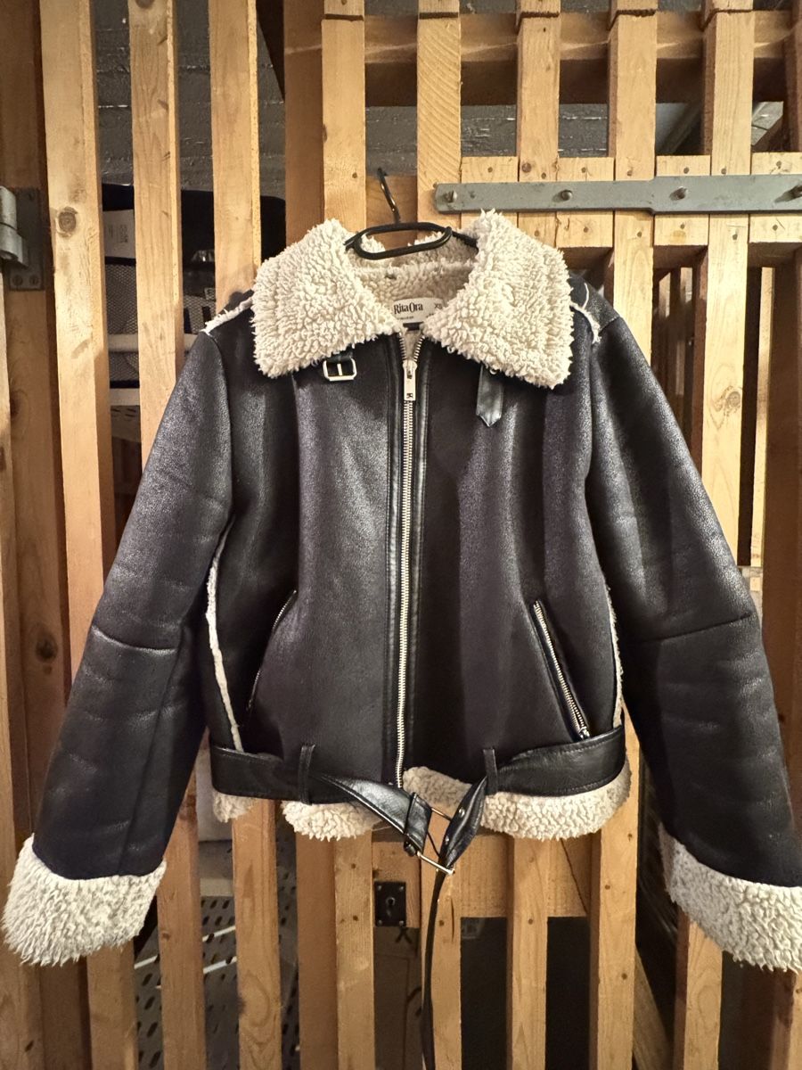 Primark Jacken: Rita Ora X Primark Winterjacke – Gebraucht aus Niederurnen von sel_z2wg