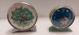 Ancien reveil mecanique Chinois, lot de deux reveils