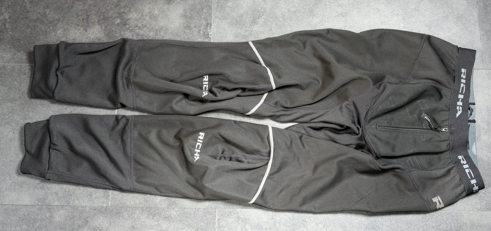 Lotti di vestiti: Motorrad Jacke mit Hose RICHA – Usato da Burgdorf venduto da Cosmos5 4