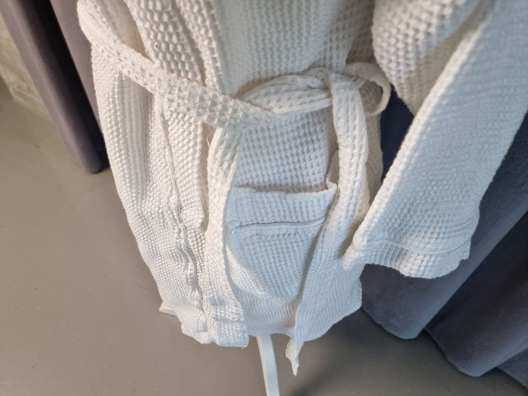 Bademäntel: Bademantel – Gebraucht aus Urtenen-Schönbühl von Restwert_Schoenbuehl 5