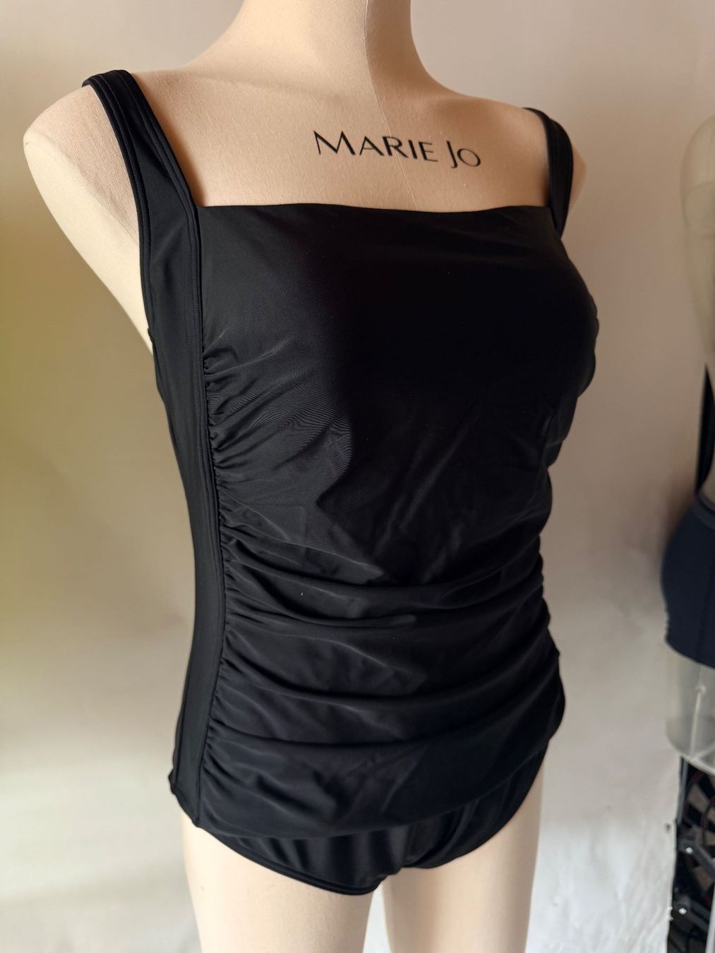 Lascana Costumi da bagno & Bikini: LASCANA, Badekleid, Grösse 48B, Farbe Schwarz – Nuovo e nell'imballaggio originale da Rudolfstetten venduto da gst_g7xl 1