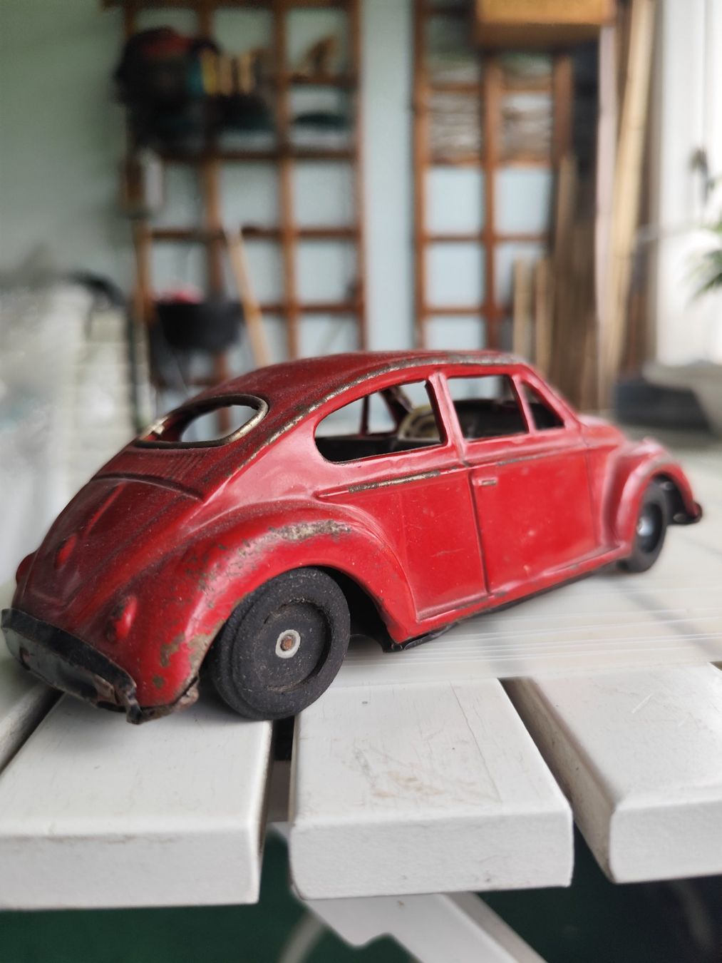 Volkswagen Modellini d'auto: Uralter VW käfer aus blech – Usato da minusio venduto da bierbrauer 6