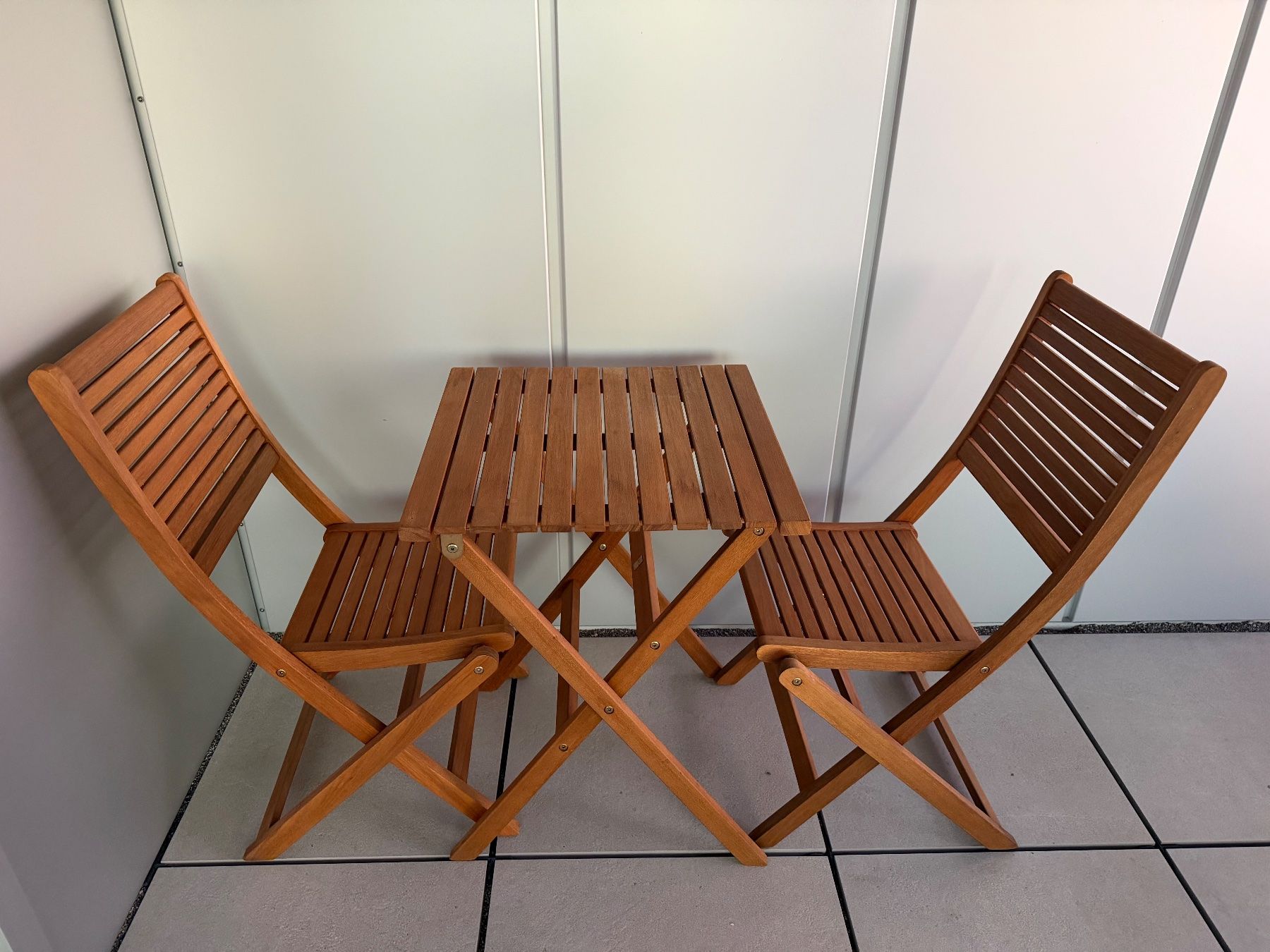 Mömax Set di tavolo e panche: Gartentisch mit 2 Stühlen Holz Klappbar mit Polstern – Nuovo (secondo la descrizione) da Ostermundigen venduto da eli_mpq7