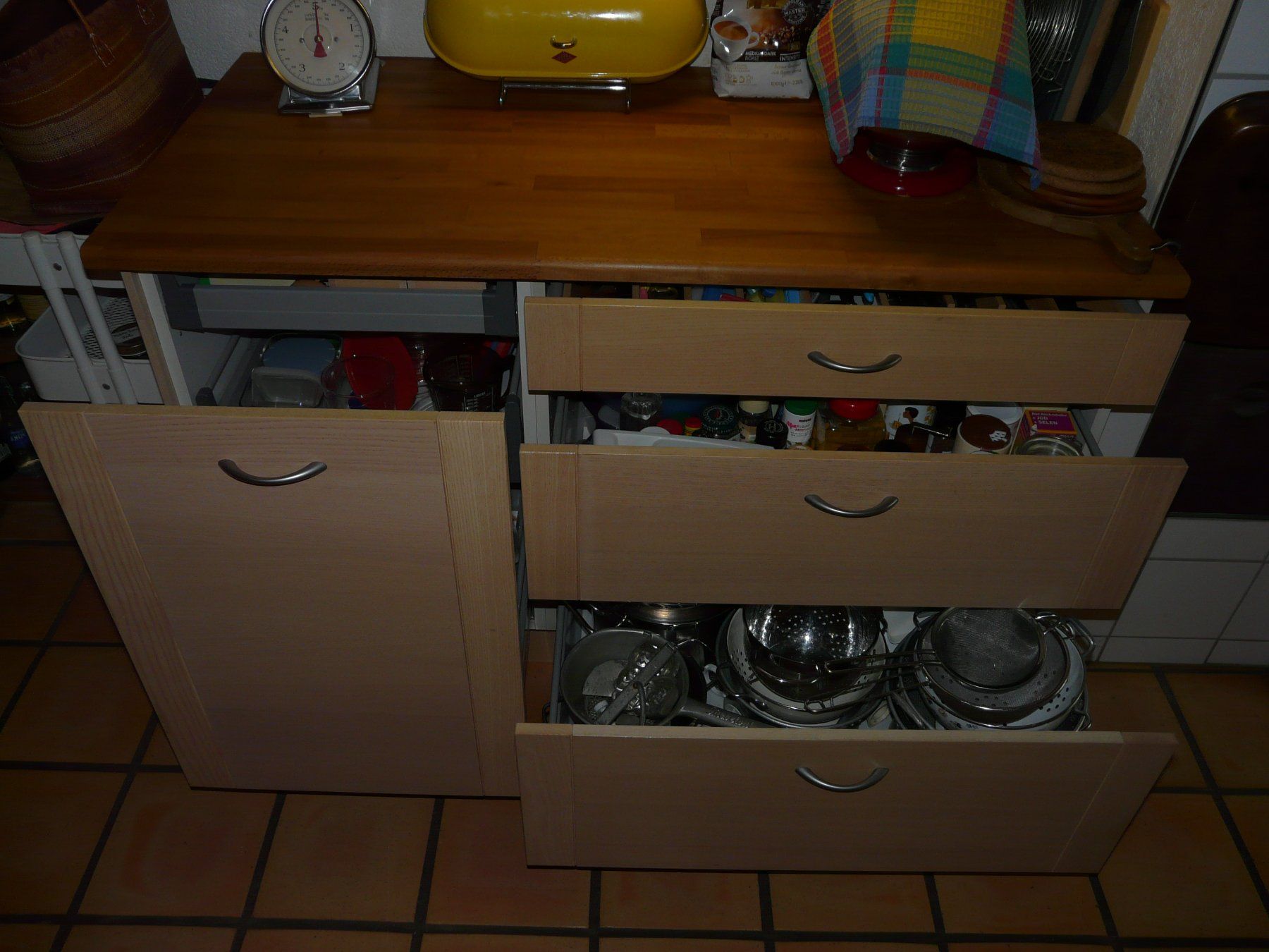 Ikea Cucine complete: IKEA Küchenunterschrank – Usato da Grossaffoltern venduto da Prinzessin57