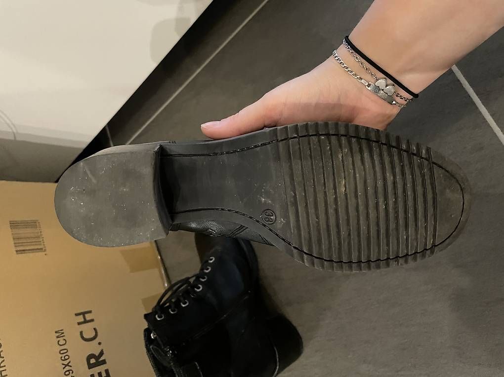 Scarpe da donna: Schnürr Stiefelette Leder Gr.38 – Usato da Röschenz venduto da Va.ni.ni 2