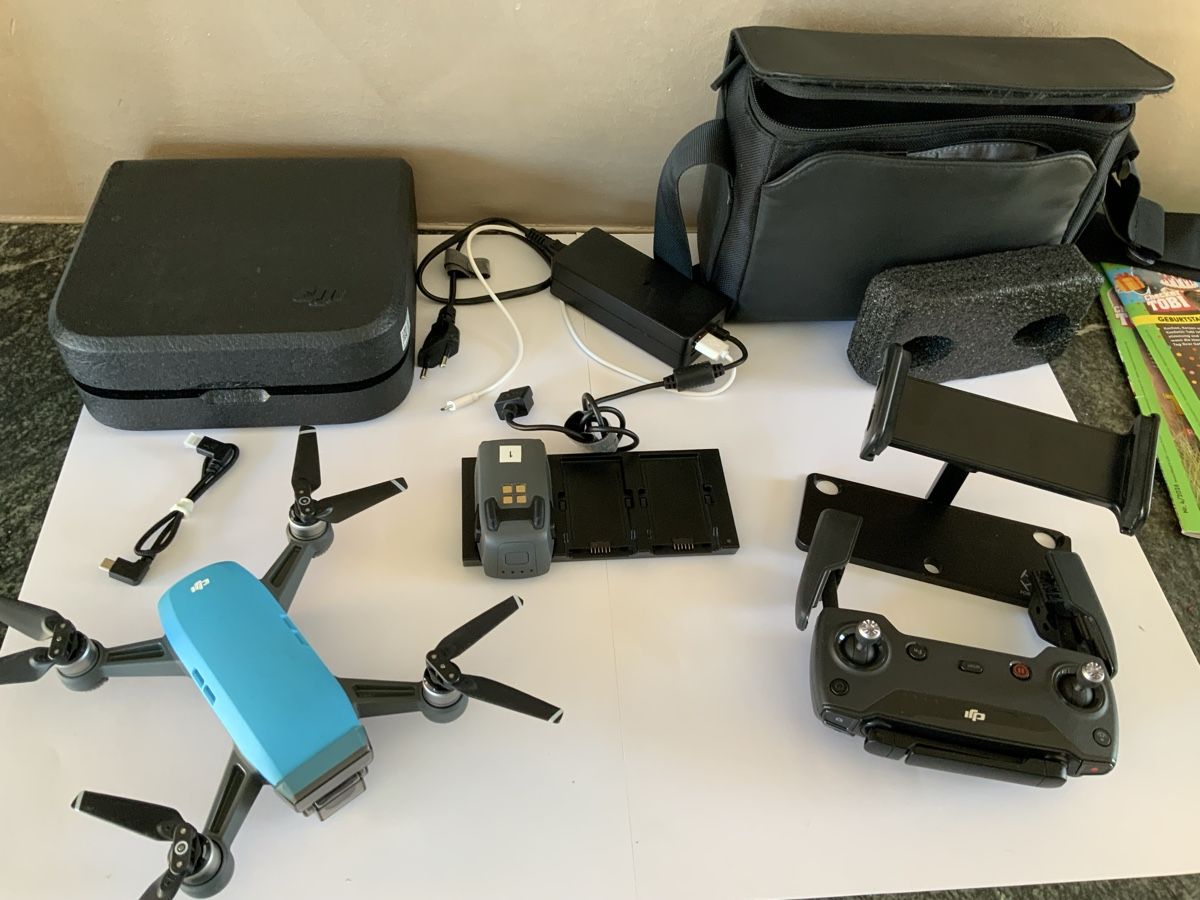 DJI Modellismo RC: Dji Spark  Drohne im Fly More Bundle – Usato da Breil/Brigels venduto da Rolideplazes 2