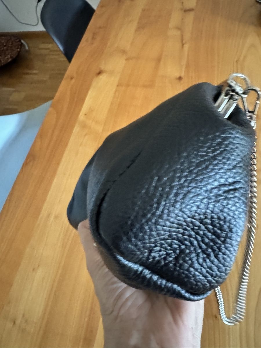Taschen für Damen: Elegant Black Leather Handbag with Silver Chain Strap! – Neu (gemäss Beschreibung) aus Birsfelden von Maranata3 2