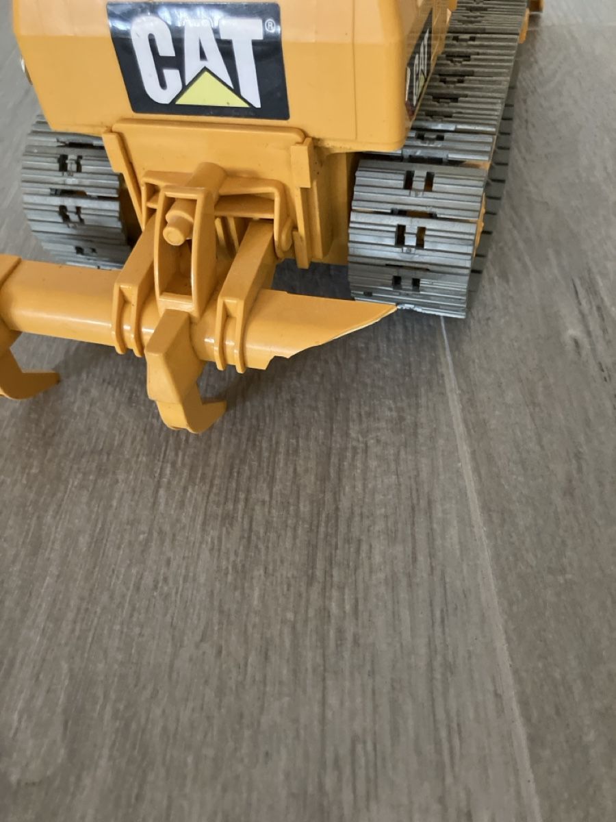 Jouets: Catapiller neu kostet er 30 Fr – D'occasion à Bauma par Nici882 1