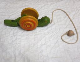PlanToys Nachzieh Schnecke aus Holz – Nachhaltiges