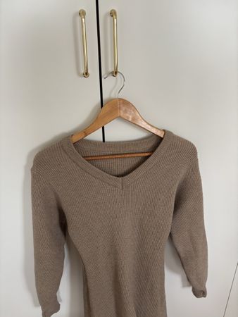 Strickkleid V-Ausschnitt beige Grösse S neu