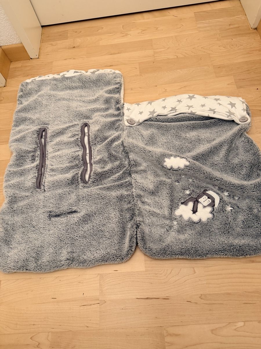 Schlafsäcke: Fusssack/Schlafsack grau mit Sternenmuster gebraucht – Gebraucht aus Weinfelden von rocha10 2