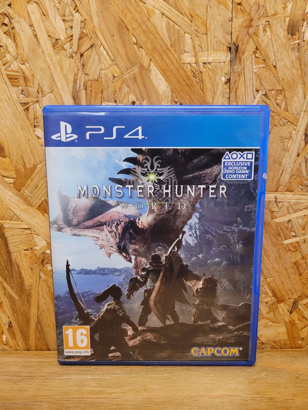 Sony Giochi: Jeu PS4 / MONSTER HUNTER : WORLD / 2018 – Usato da Lausanne venduto da PlusValue_Lausanne
