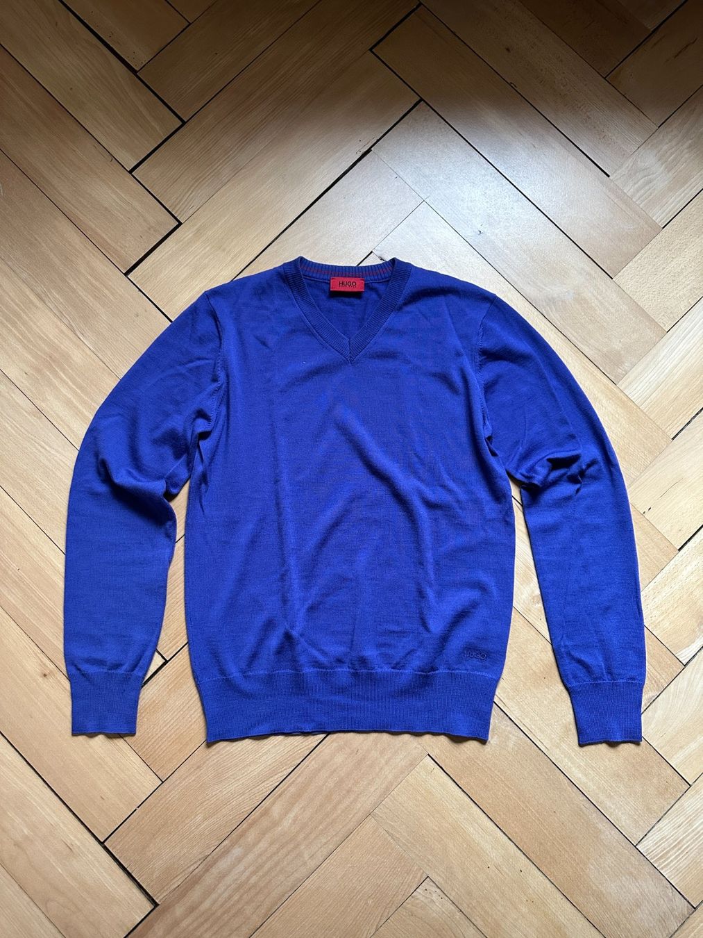 Hugo Boss Maglioni & Felpe: HUGO BOSS - Schruwolle Pullover violett M – Usato da Zürich venduto da Diazaio