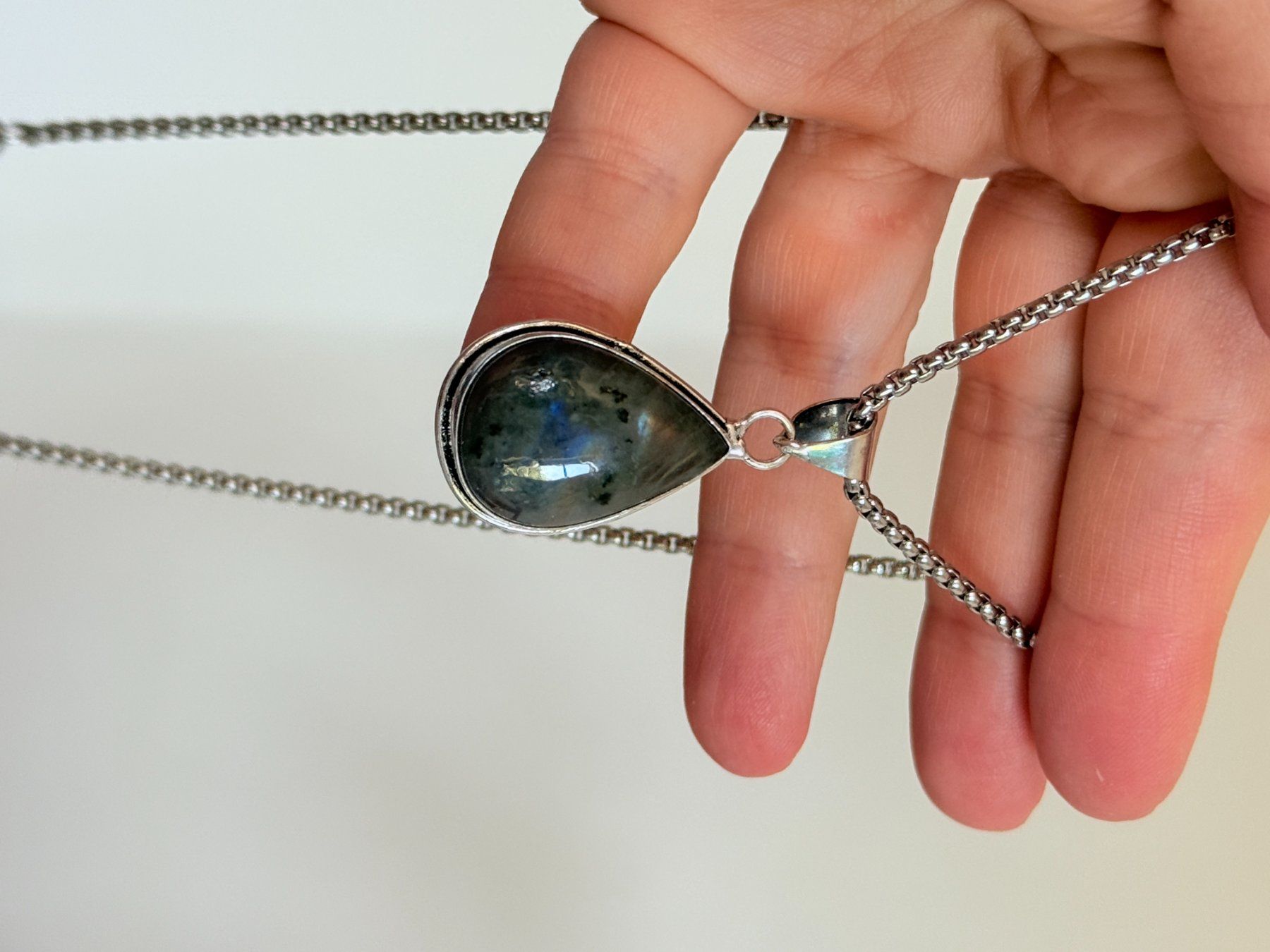Ketten: Collier avec labradorite - Élégant & Naturel! – Neu und originalverpackt aus Genève von AWWA 3