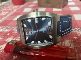 Armbanduhr