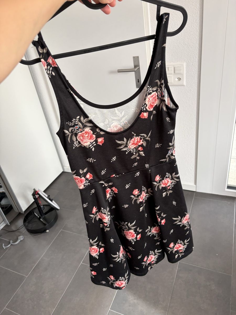 Robes: Sommerkleider – D'occasion à Niederglatt ZH par mel_Lambert 8