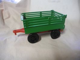 KUNSTSTOFF ANHÄNGER  REMORQUE EN PLASTIC   --- 22 CM LANG