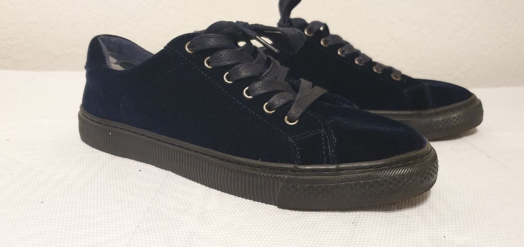 Damenschuhe: Velour Schnürschuhe gr 39 – Gebraucht aus Niederbipp von fashionfuchs 1