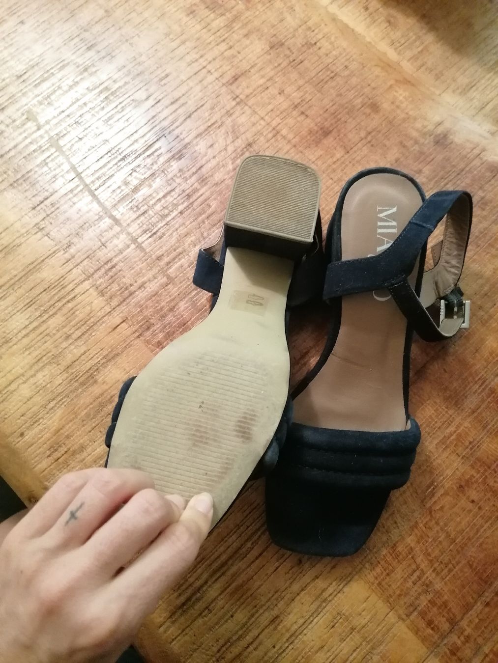 Scarpe da donna: Mia&Jo Sandale – Nuovo (secondo la descrizione) da Sempach venduto da .1SecondBrands. 2