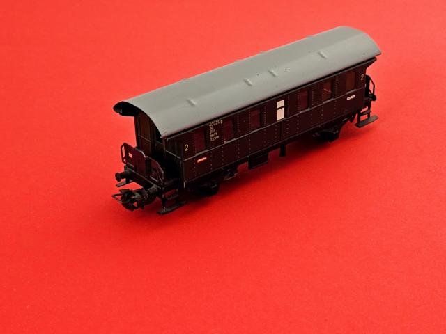 Märklin Modellini di ferrovie: Märklin Personenwagen E9 – Usato da Bottmingen venduto da swissedelweis