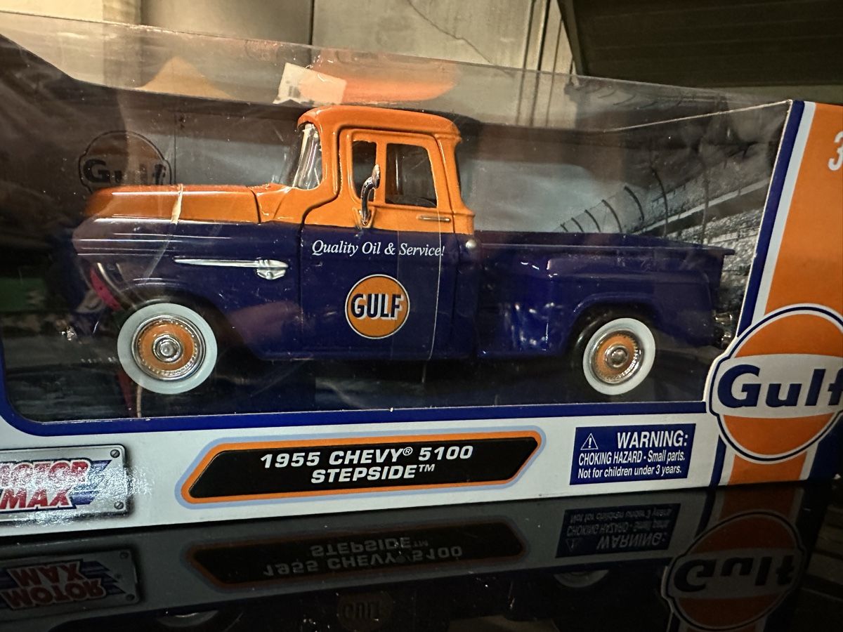 Chevrolet Voitures modèles: Chevy stepside 1955 5100 gulf pick up Oldtimer classic  – Neuf avec emballage d'origine à Reinach AG par rares75