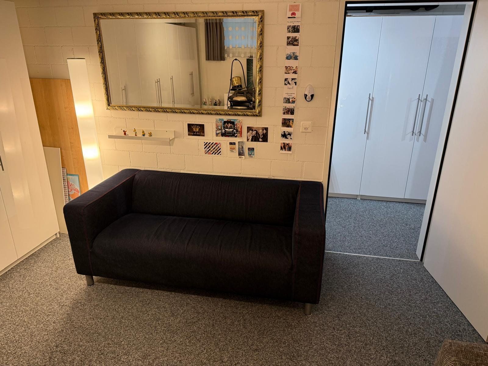 Ikea Divani: IKEA 2-er Sofa, dunkelblau inklusive Schemmel – Usato da Hettlingen venduto da Davide04 1
