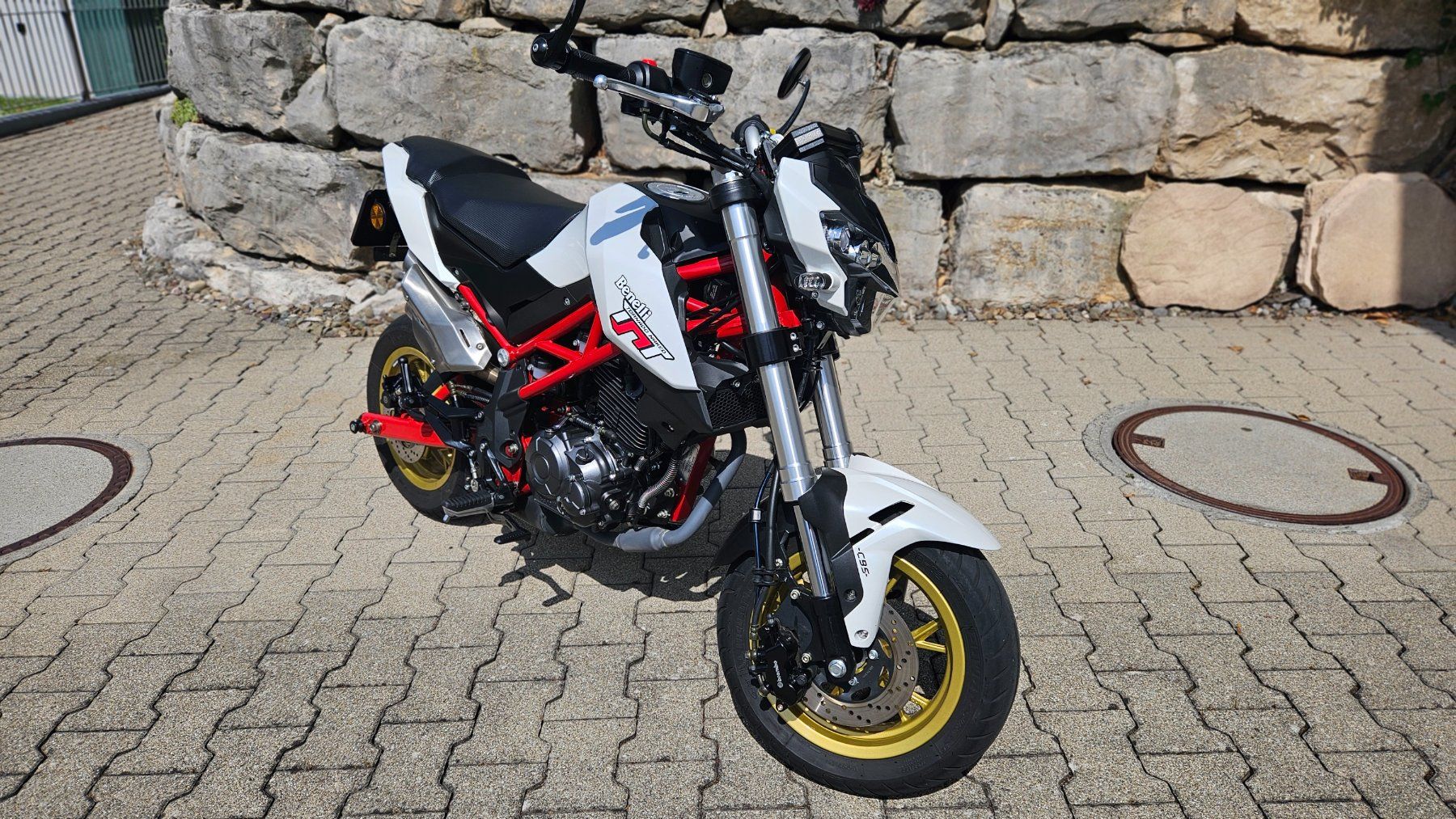Benelli TNT 125 Tornado Naked - SPECIAL - Fun / Stunt Bike (Gebraucht ...