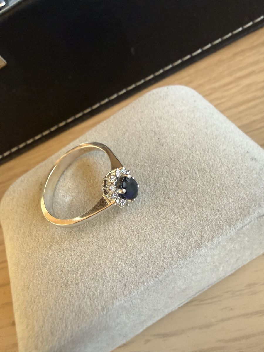 Ringe: Wunderschöner Saphir Ring mit Diamanten – Gebraucht aus Bäretswil von pat_v9b5