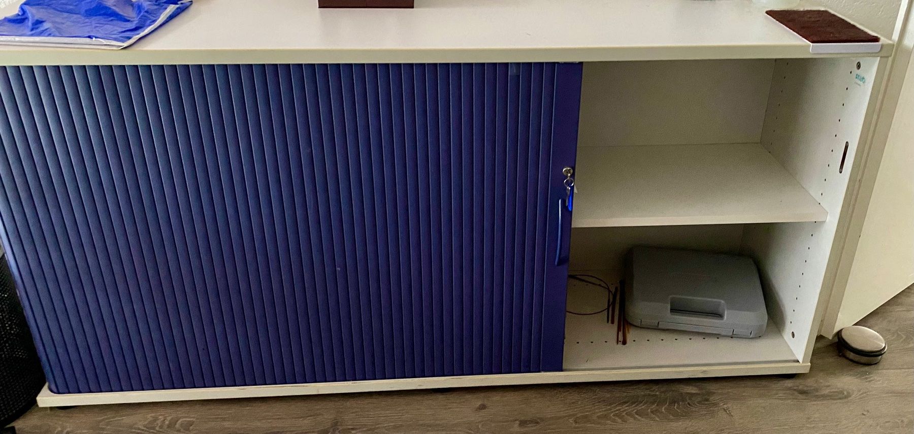 Korpus: 2 Gebrauchte Büro Rollcontainer, abschliessbar – Gebraucht aus Dänikon ZH von joroka 1