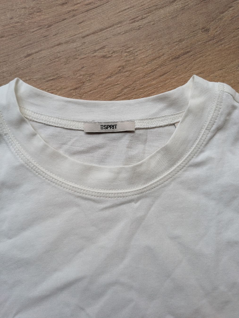 Esprit T-shirt: Esprit Shirt weiss Grösse XS – Nuovo (secondo la descrizione) da Eschenbach SG venduto da SanFranciscoCalifornia 1