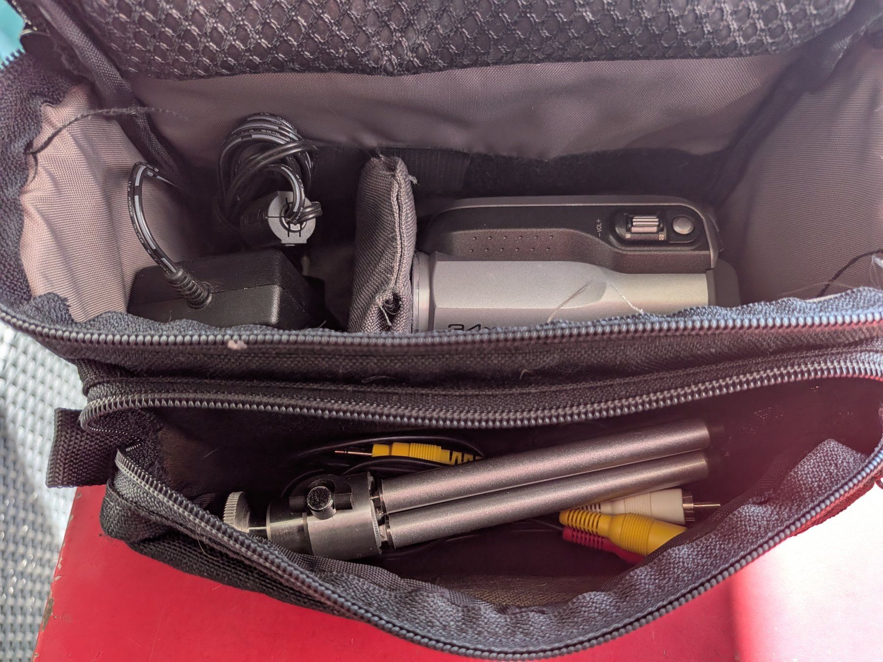 JVC Camcorder: Camcorder JVC Everio GZ-MG 130 E – Gebraucht aus Bern von vogelpech 1