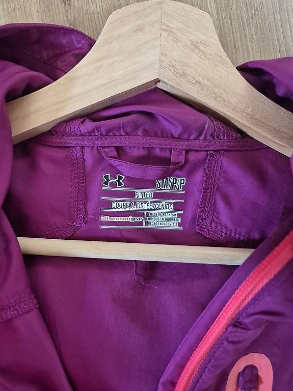 Under Armour Giacche: Under Armour Runningjacke Gr. S – Usato da Uzwil venduto da nadjahinder 2
