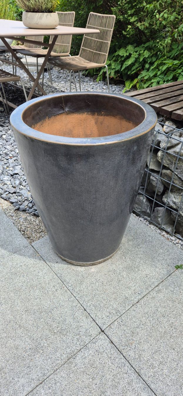 Blumentöpfe: Blumentopf Rund Durchmesser 48cm – Gebraucht aus Flawil von Roland_Stoeri