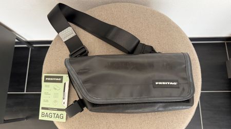 Freitag Umhängetasche schwarz Modell F141 BERYL