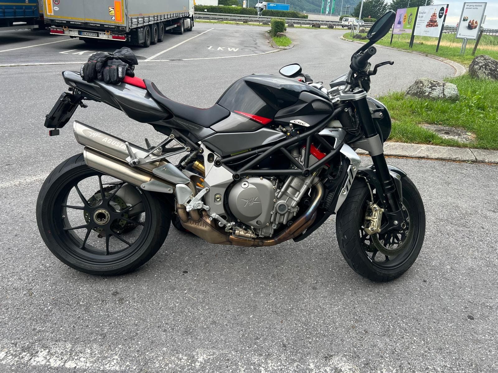MV Agusta Strada: MV Agusta B4 Brutale 910r – Usato da Ennenda venduto da Johnny_Boy