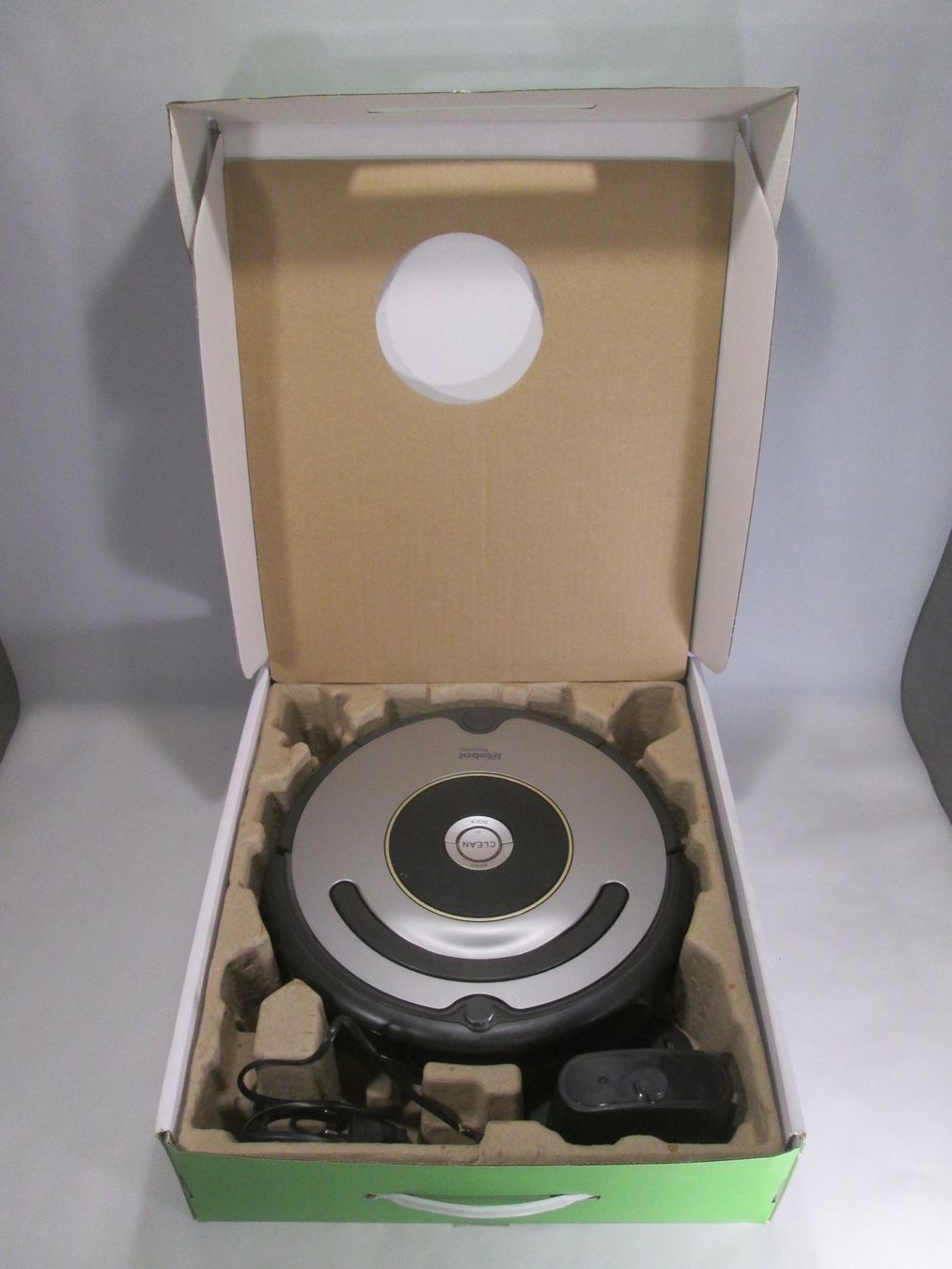 Irobot Aspirapolveri & Accessori: original iRobot ROOMBA 616 Saugroboter / OVP – Usato da Rapperswil SG venduto da designandmore