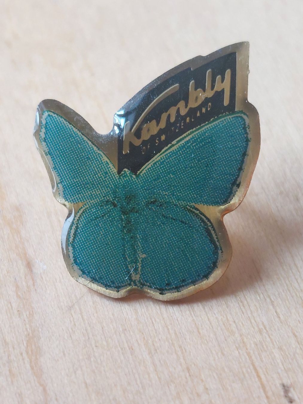 Placchette & Badge: KAMBLY - PIN – Usato da Gipf - Oberfrick venduto da Esnoopy 1