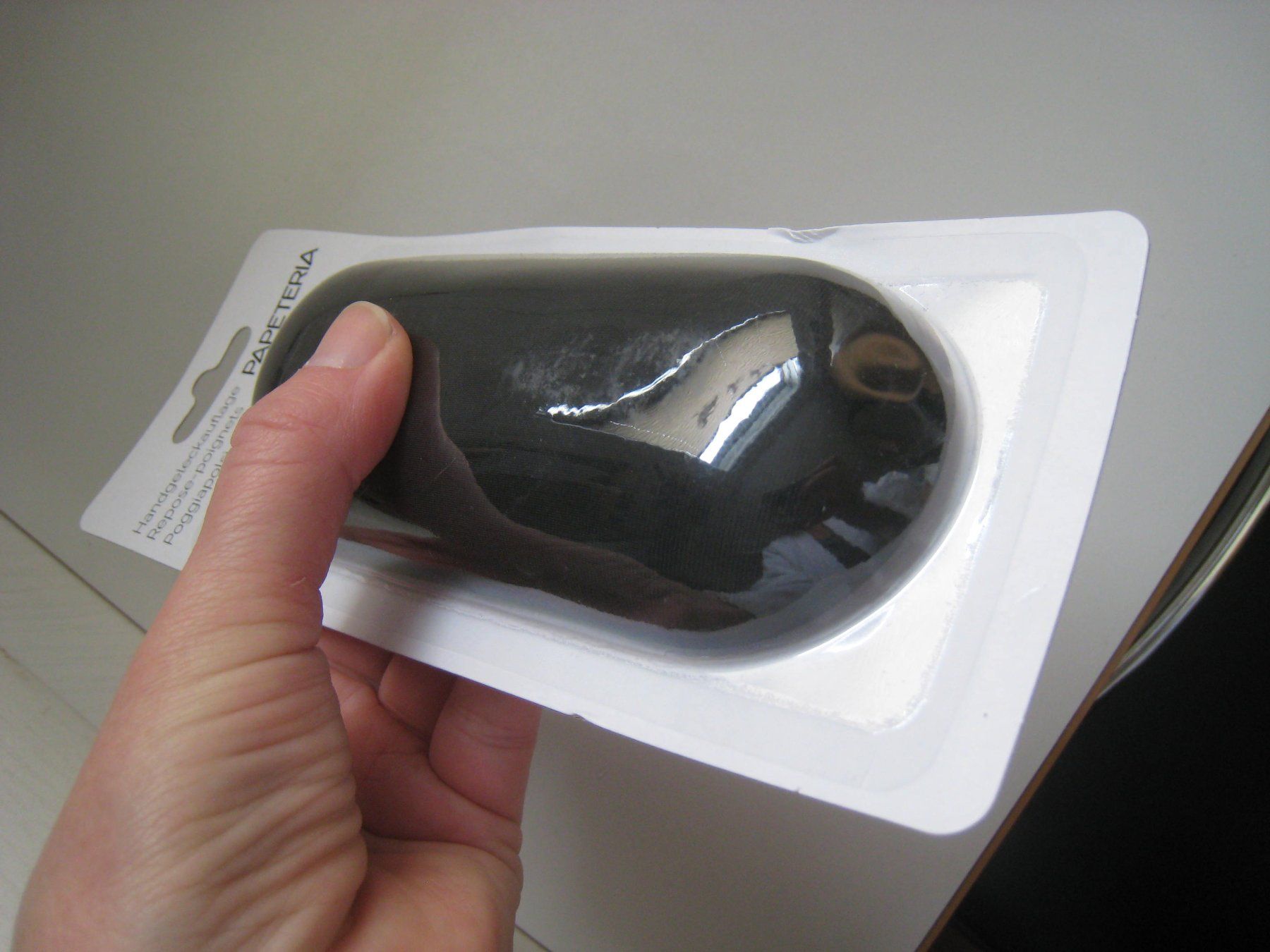 Tappetini per mouse: Handgelenkauflage   NEU   schwarz – Nuovo e nell'imballaggio originale da Dättlikon venduto da Mamakuga 1