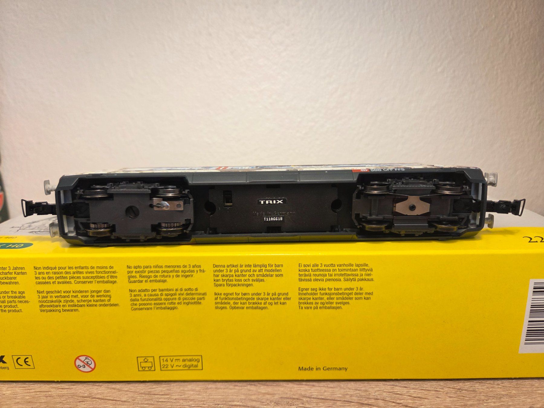 Trix Modellini di ferrovie: Trix 22734 E-Lok Re 460 SBB H0 – Usato da St-Aubin-Sauges venduto da Lo_Go 5