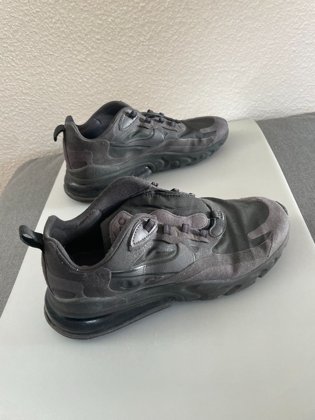 Nike Scarpe da uomo: Nike Air Max 270 React noir - taille EU 43 – Usato da Lausanne venduto da verde34256789 3
