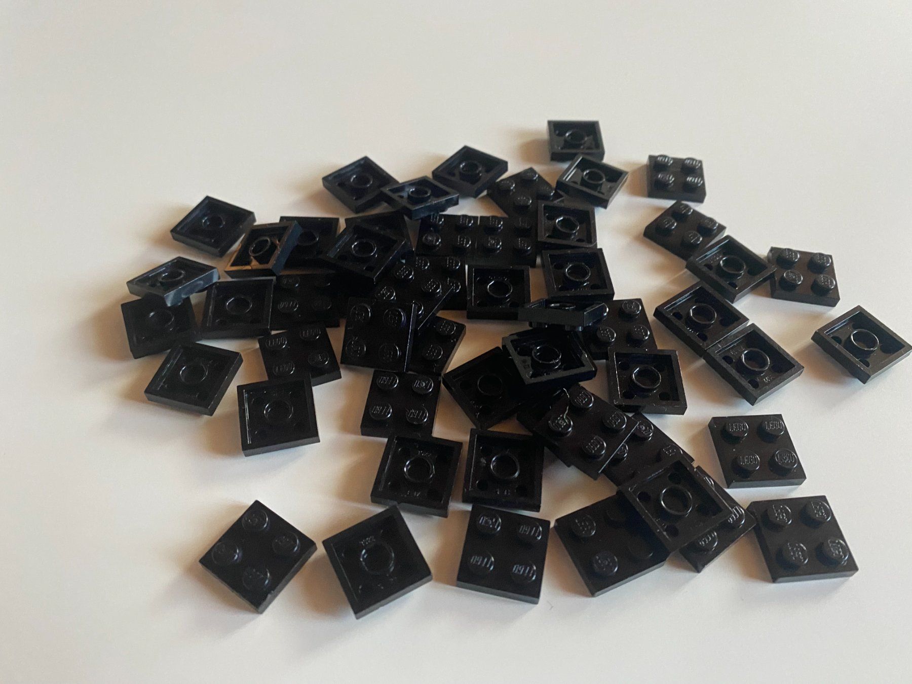 Lego Giocattoli: LEGO - 50 - SCHWARZE - PLÄTTLI - 2X2 – Usato da Gelterkinden venduto da ajdt4