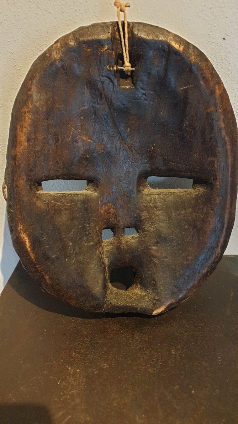 Arte internazionale: Afrikanische, alte Maske. – Usato da Goldach venduto da armando_r 4