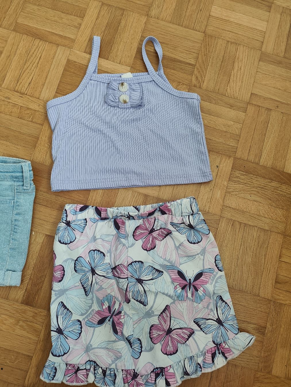 Lotti & Set di vestiti: Sommer Kleiderpaket Mädchen Gr. 104 – Usato da Jona venduto da Verolicious 3