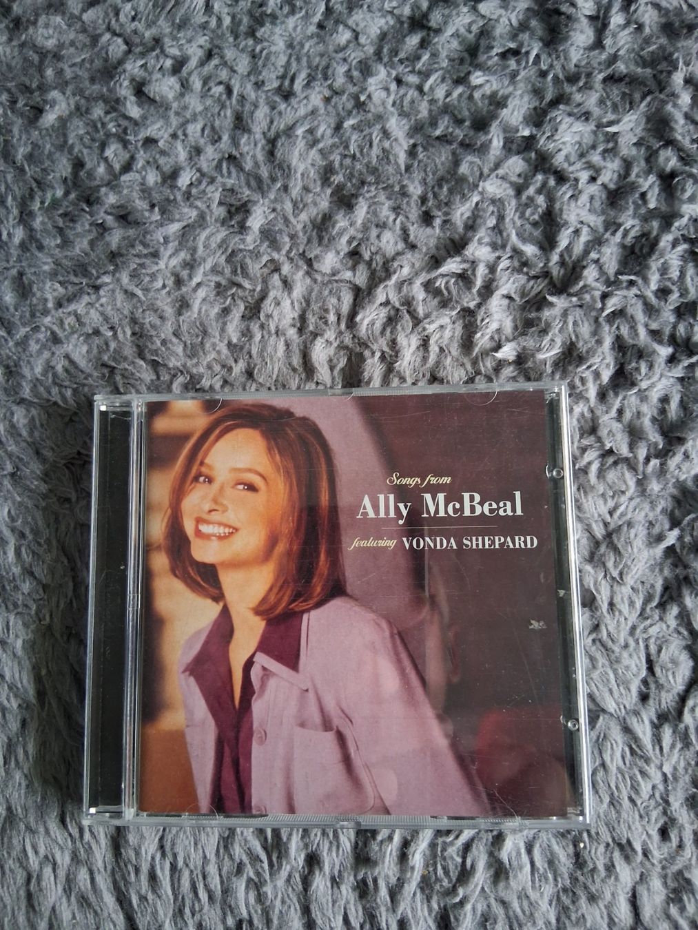 CD: ALLY MCBEAL  FEATURING  VONDA  SHEPARD   SOUNDTRACK   CD – Usato da Wetzikon ZH venduto da Ramones01