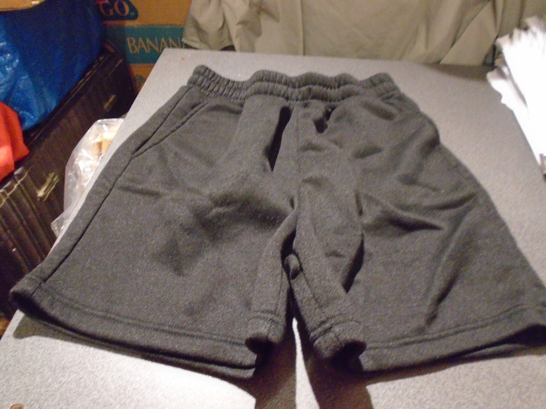 Shein Pantalons: Shorts Grösse S, Shein, schwarz/glänzend – D'occasion à Zürich par Motzkuh